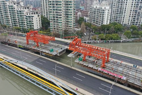 大型桥梁吊装 现代工程中的巨人较量