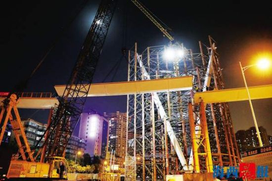 厦门健康步道全线贯通 年底开放，桥梁吊装铸就城市新景观